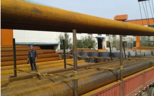 ASTM A672 B60 היתוך חשמלי מרותך (EFW) צינור שירות טמפרטורה גבוהה